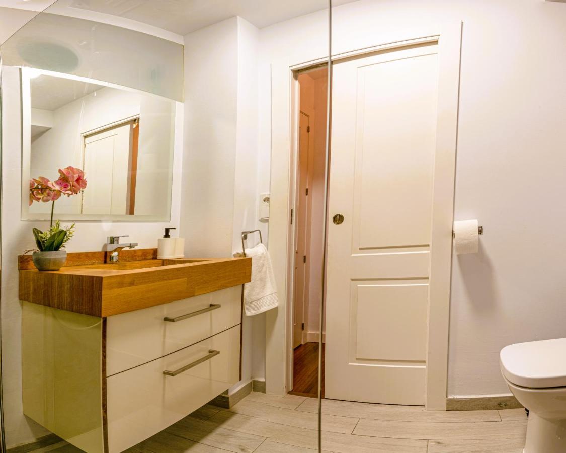 Santa Paula Loft Apartment มาลากา ภายนอก รูปภาพ